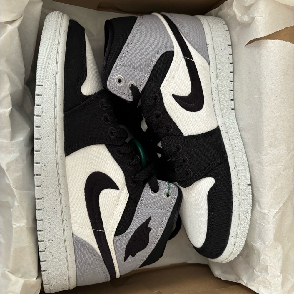Jordan 1 Mid SE Light Steel Grey Sneakers